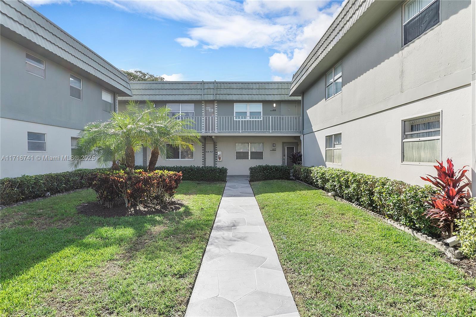 KINGS POINT FLANDERS COND - Residential