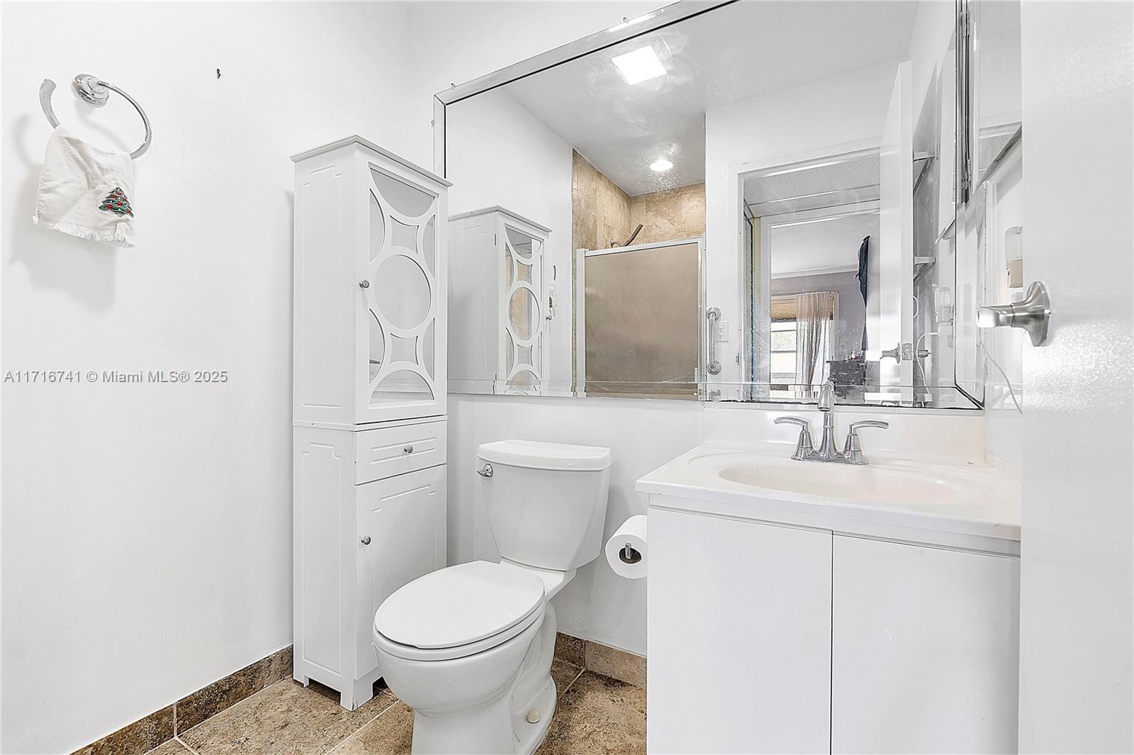 KINGS POINT FLANDERS COND - Residential