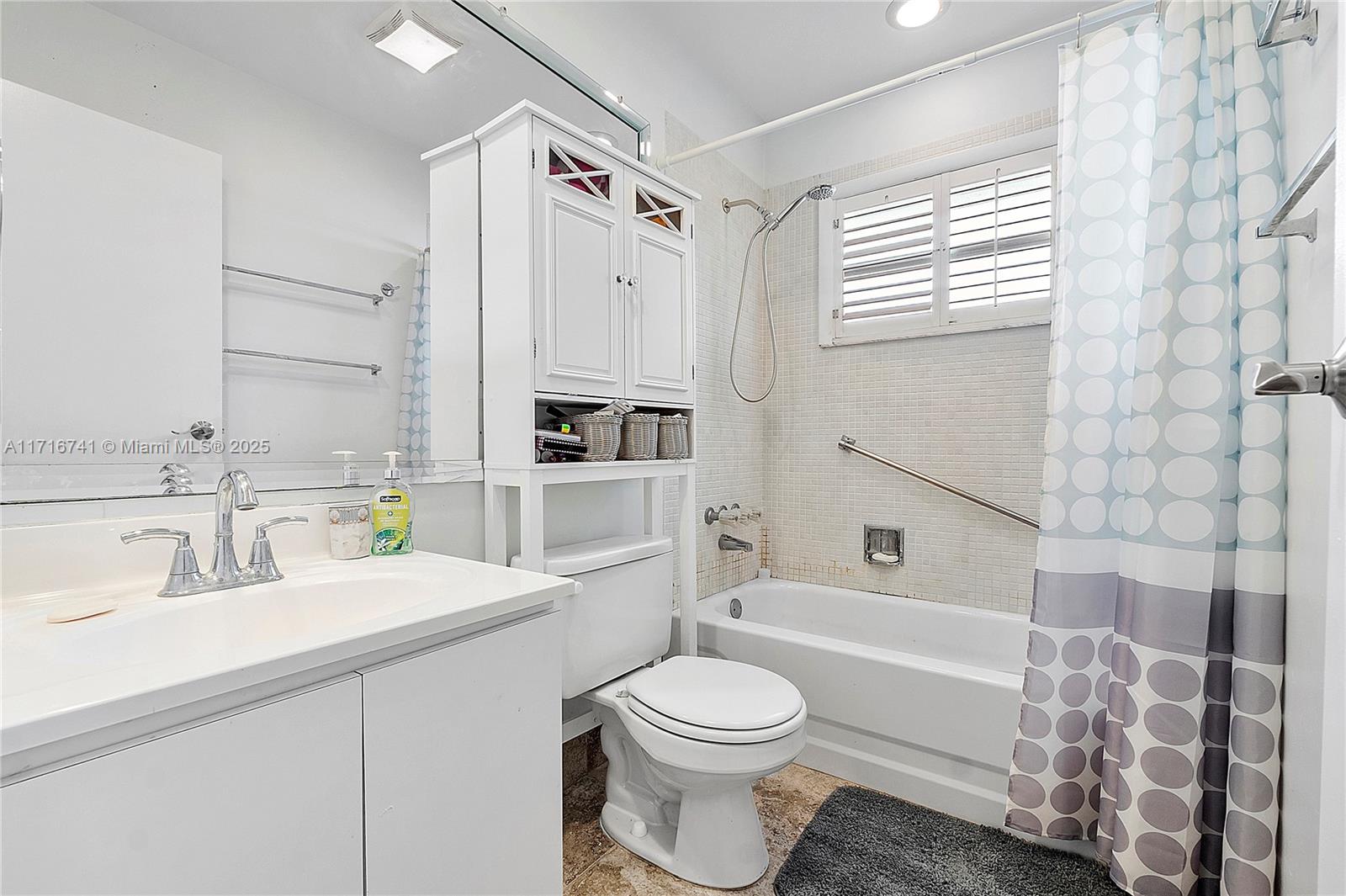 KINGS POINT FLANDERS COND - Residential