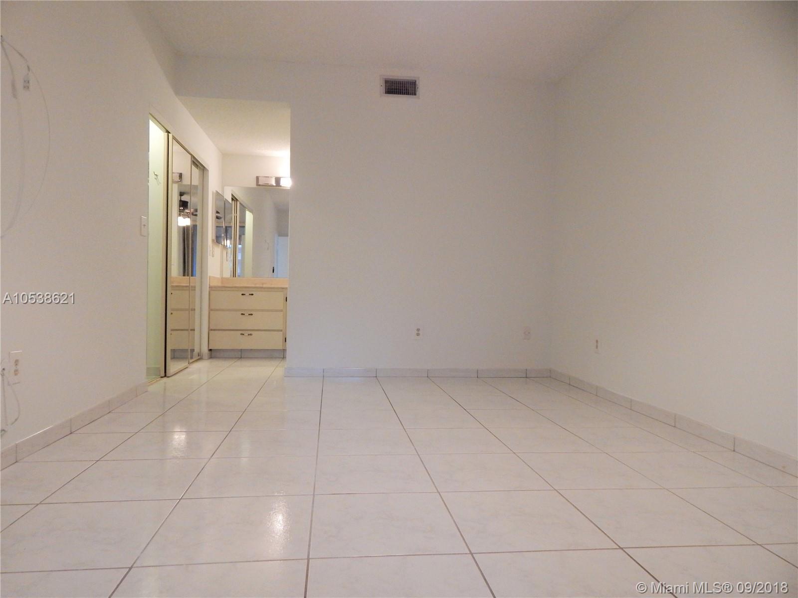 PIERPOINTE #5 CONDO #216 - Residential Lease