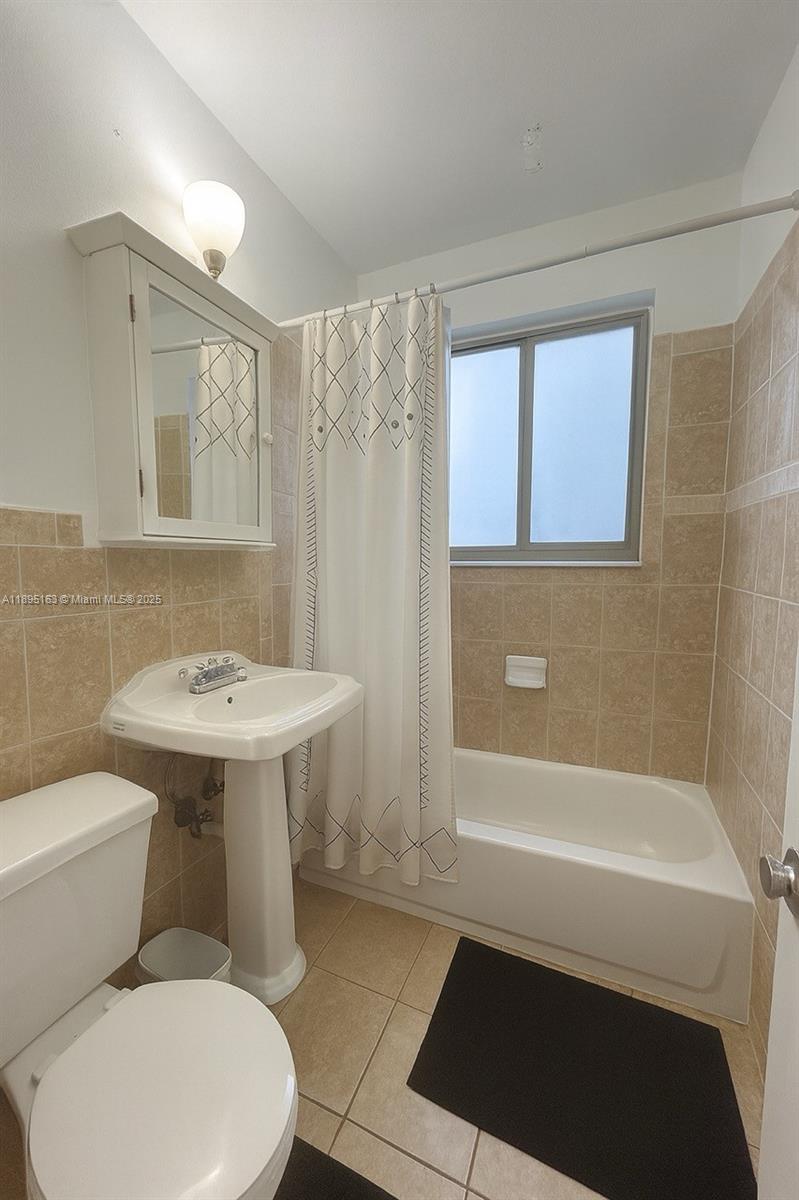 SHERITA CONDO - Residential Lease