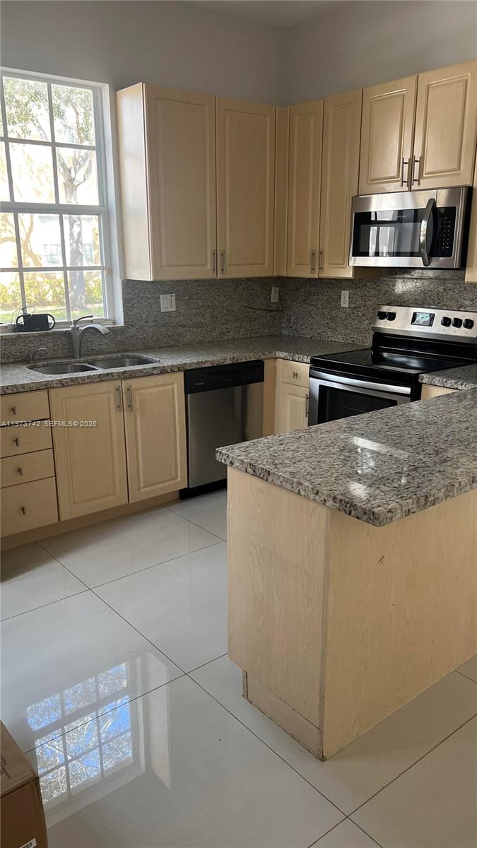 MEADOW PINES - Residential Lease