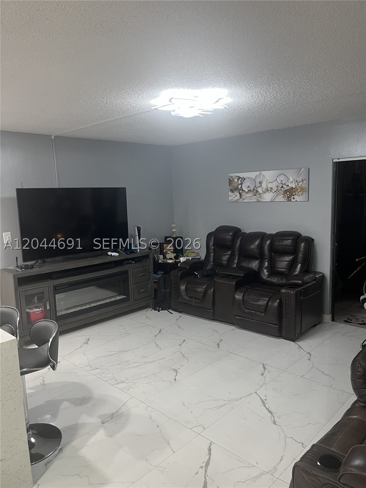 819 NE 199th St 6-101