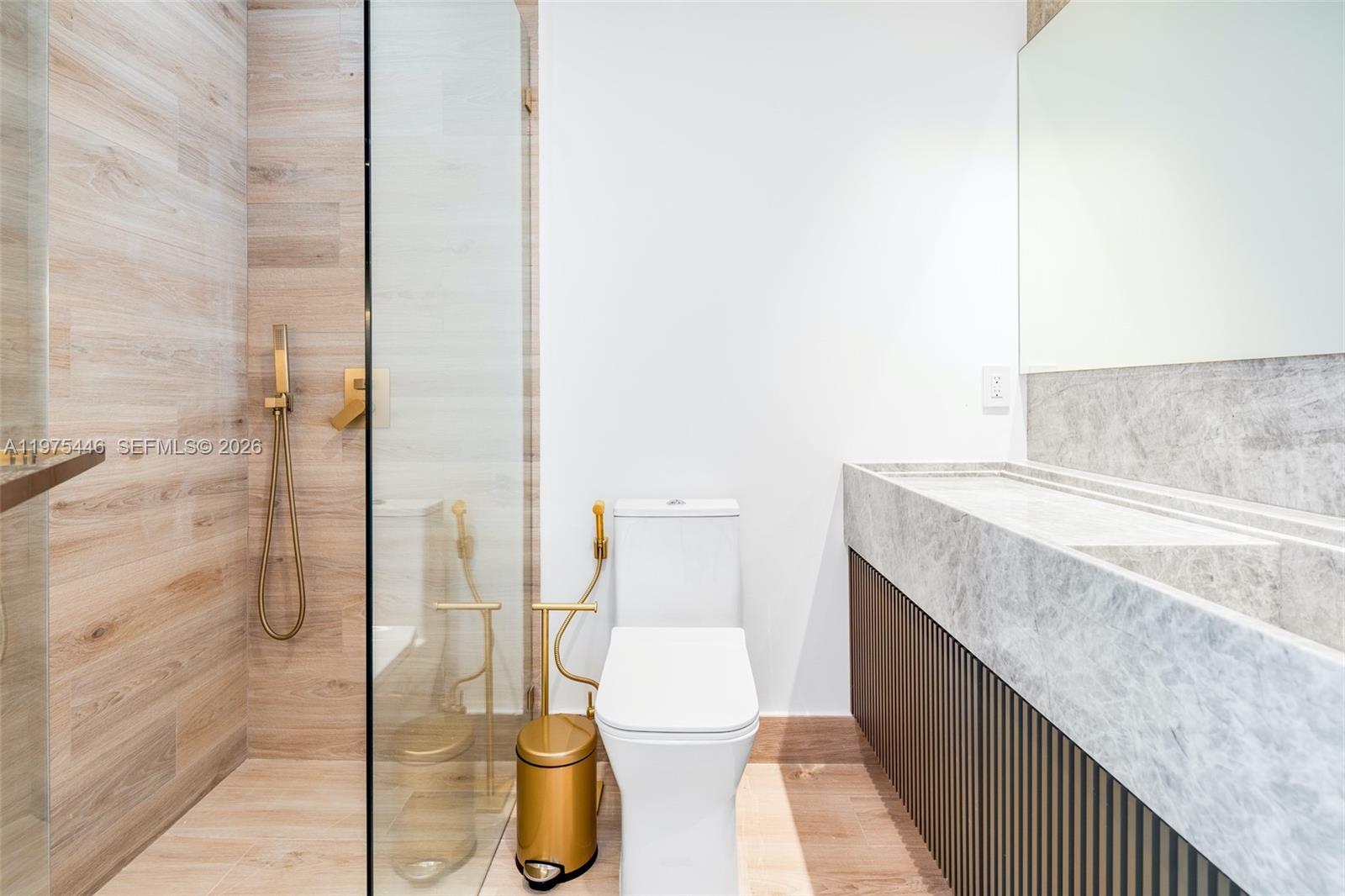 CUTLER BAY ESTATES - Residential Lease