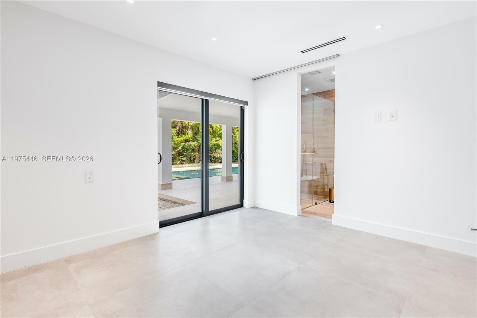 CUTLER BAY ESTATES - Residential Lease