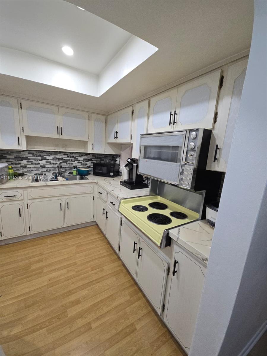 FOURTH MOORINGS CONDO - Residential Lease