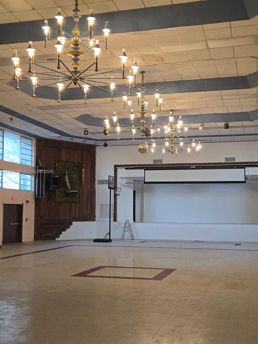 FOURTH MOORINGS CONDO - Residential Lease