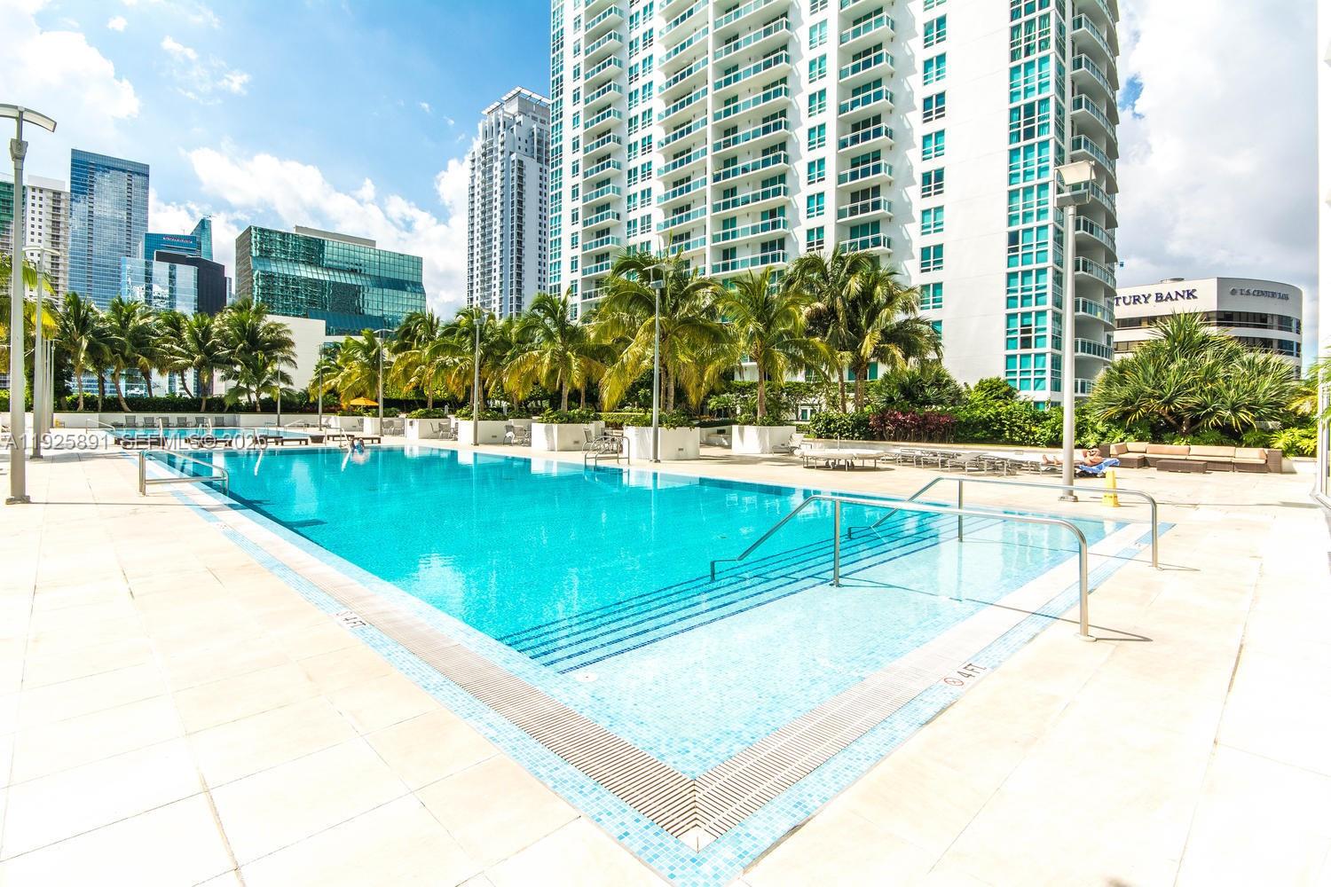 THE PLAZA 901 BRICKELL CO - Residential