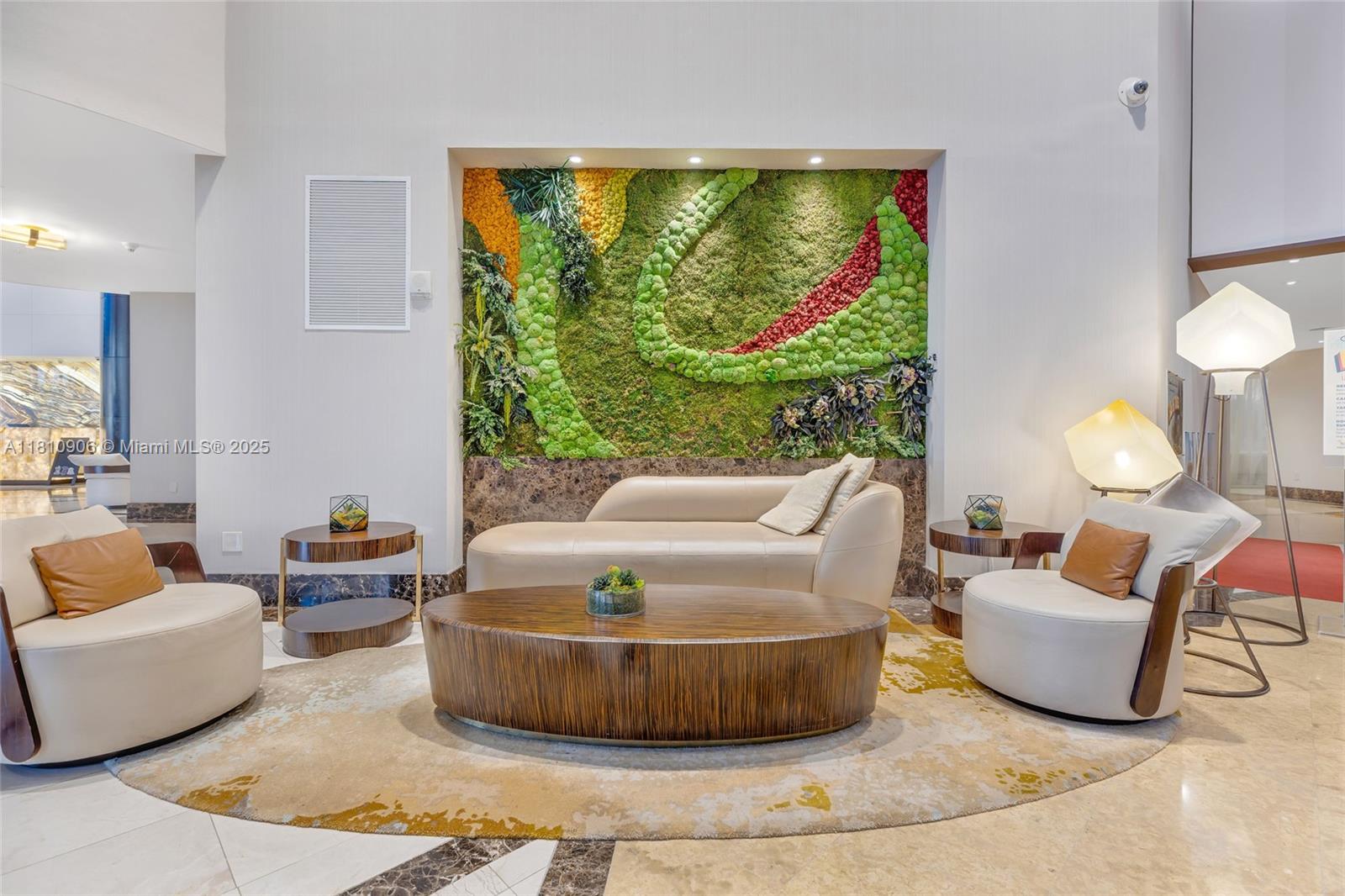 TRUMP INTERNATIONAL SONES - Residential