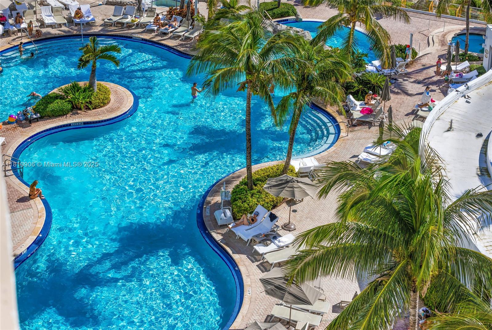 TRUMP INTERNATIONAL SONES - Residential