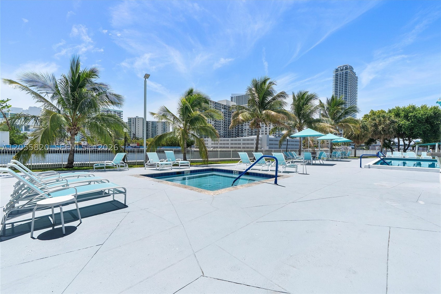 200 Leslie Dr 631