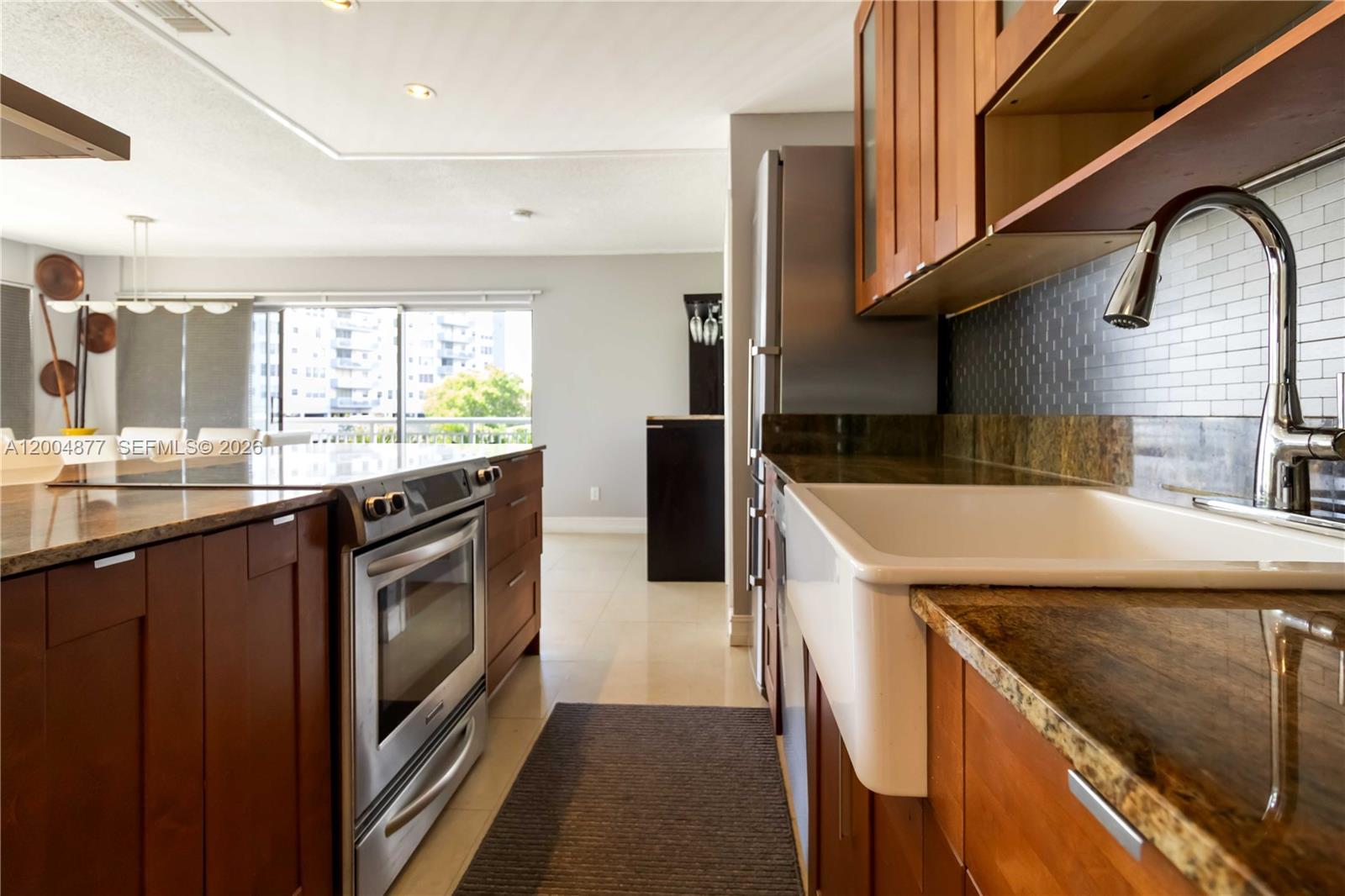 GOLDEN ISLES TOWERS CONDO - Residential