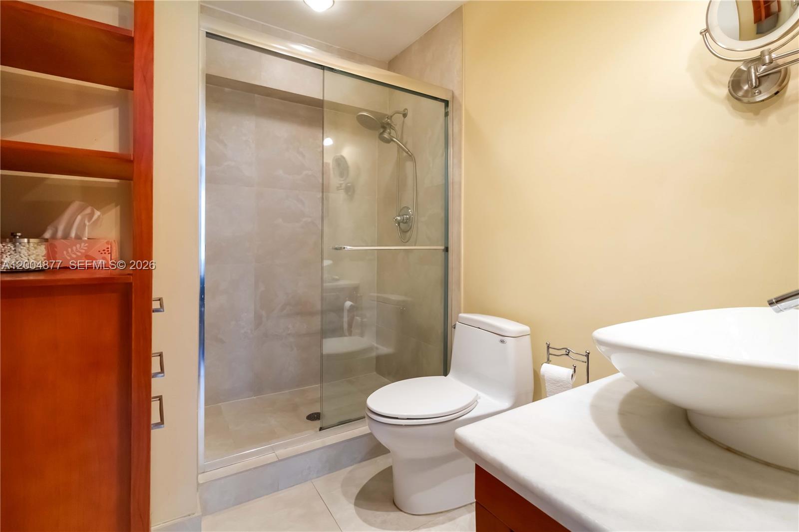 GOLDEN ISLES TOWERS CONDO - Residential