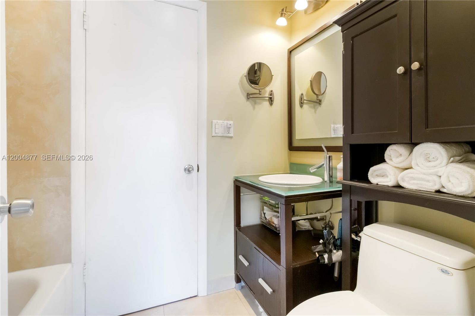 GOLDEN ISLES TOWERS CONDO - Residential