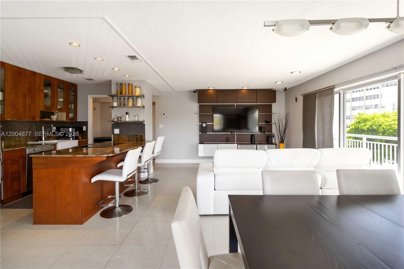 GOLDEN ISLES TOWERS CONDO - Residential