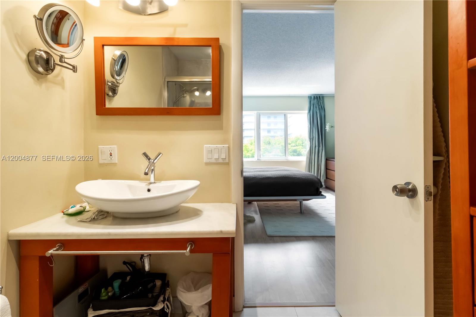 GOLDEN ISLES TOWERS CONDO - Residential