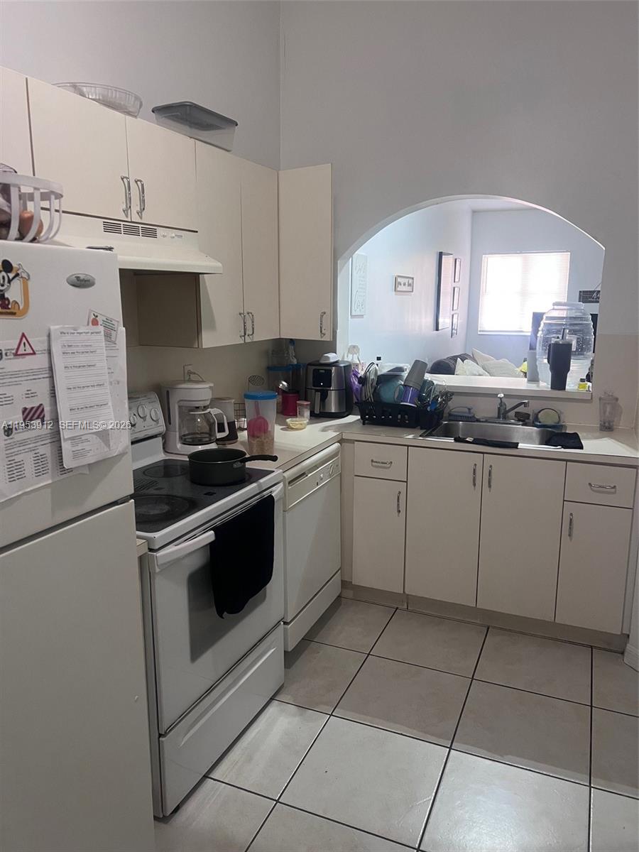 VENETIA GARDENS CONDO - Residential