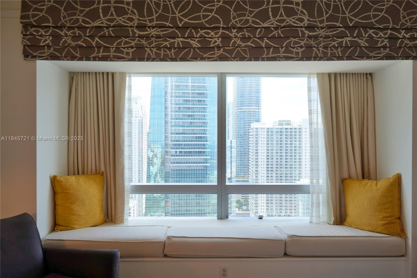 1435 Brickell Ave 3412