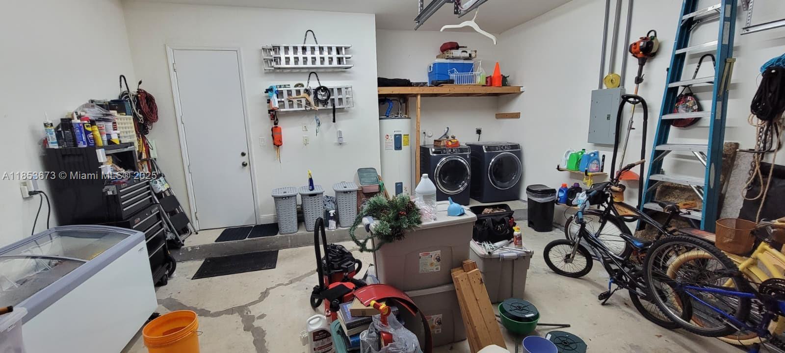 MUSTANG RANCHES - Residential