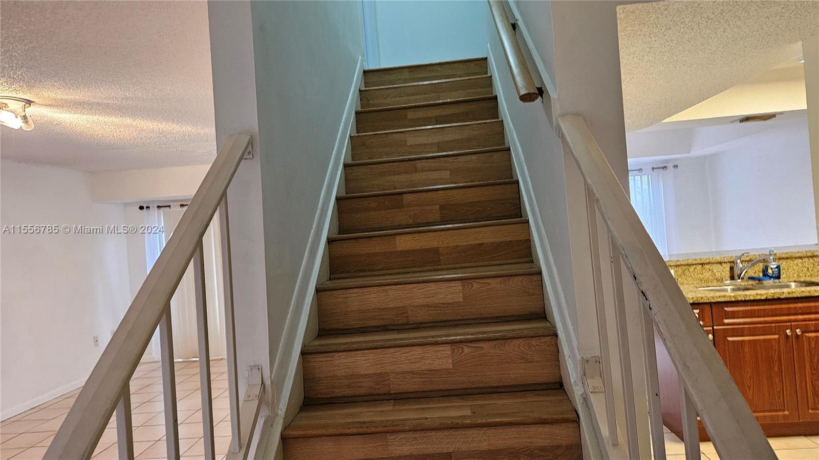 SOUTH LAKE VILLAS CONDO - Residential Lease