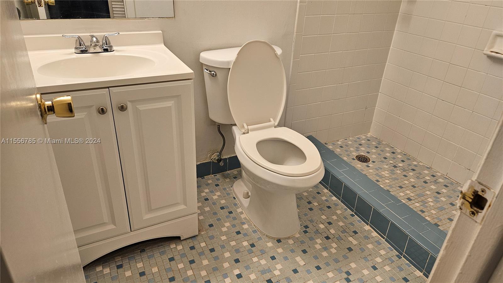 SOUTH LAKE VILLAS CONDO - Residential Lease