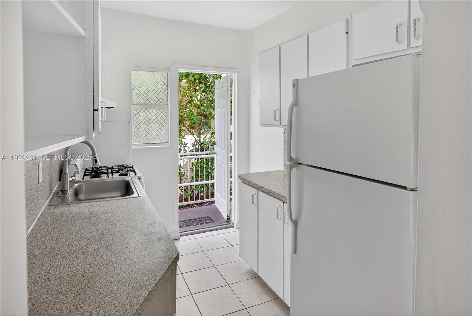 2ND REV PL OF PORT OF OCE - Residential Lease