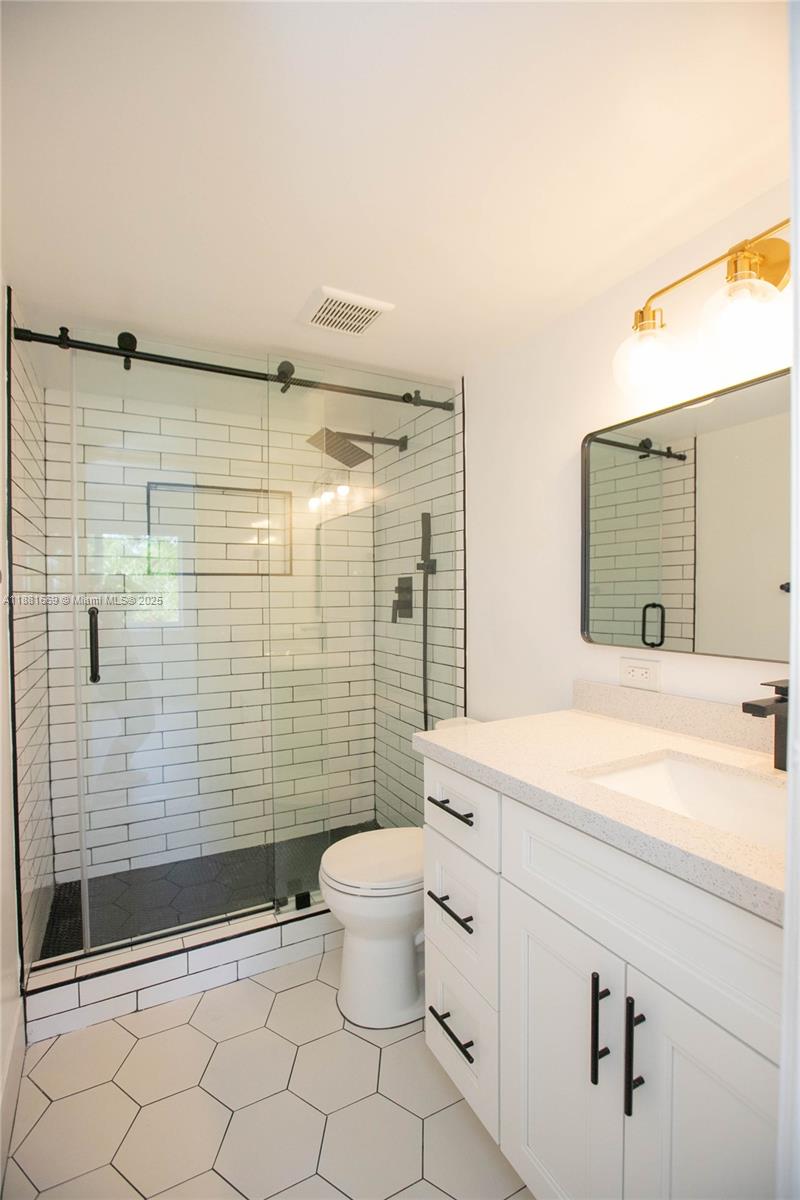 TOWNHOUSES OF VENETIAN PA - Residential Lease