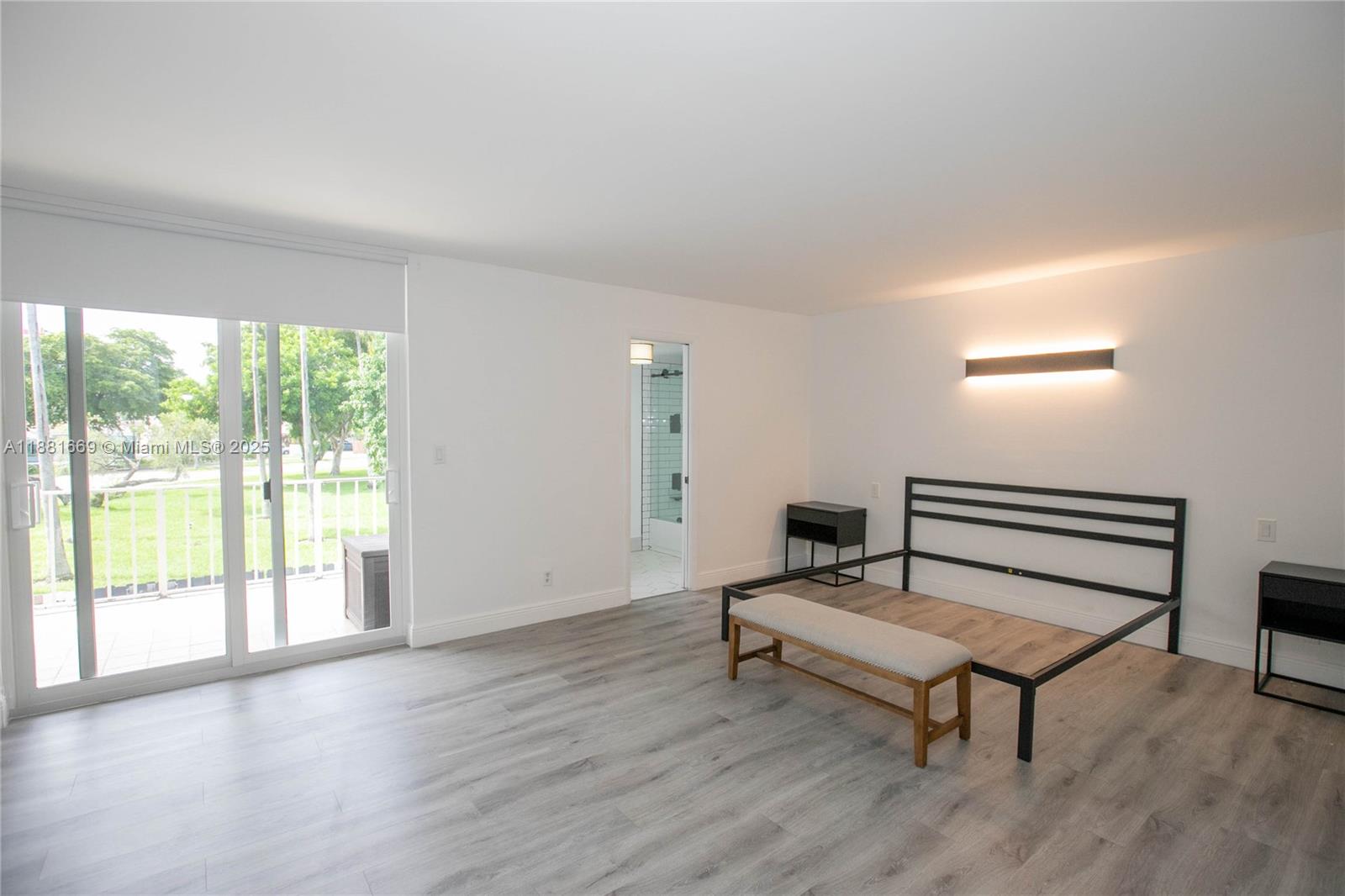 TOWNHOUSES OF VENETIAN PA - Residential Lease