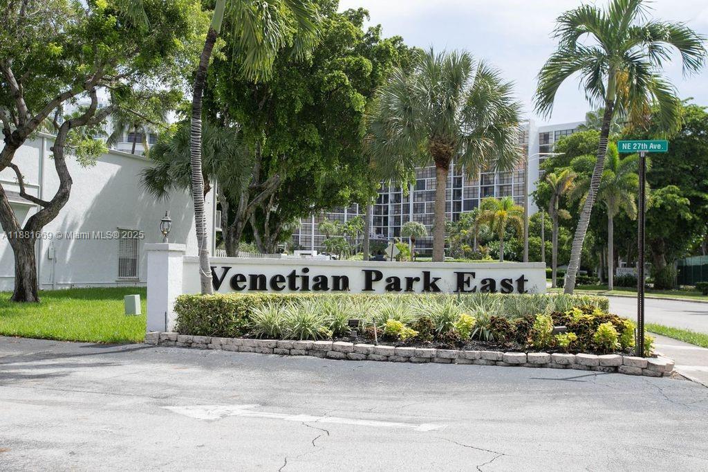 TOWNHOUSES OF VENETIAN PA - Residential Lease