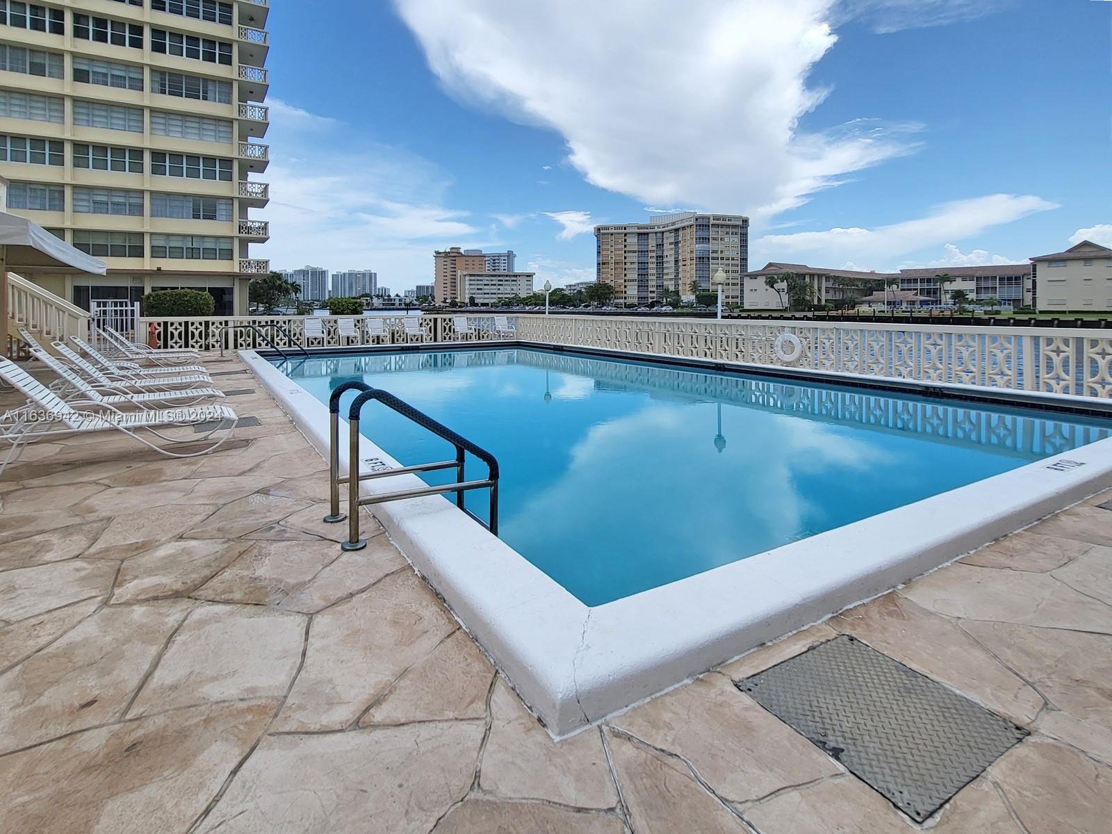 IMPERIAL TOWERS CONDO - Residential