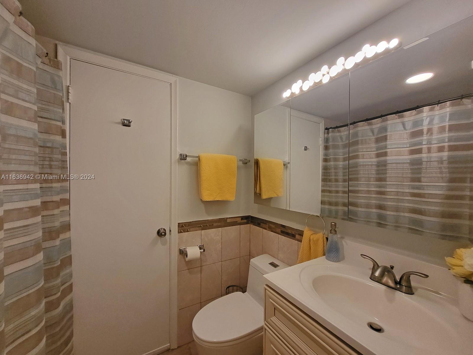 IMPERIAL TOWERS CONDO - Residential