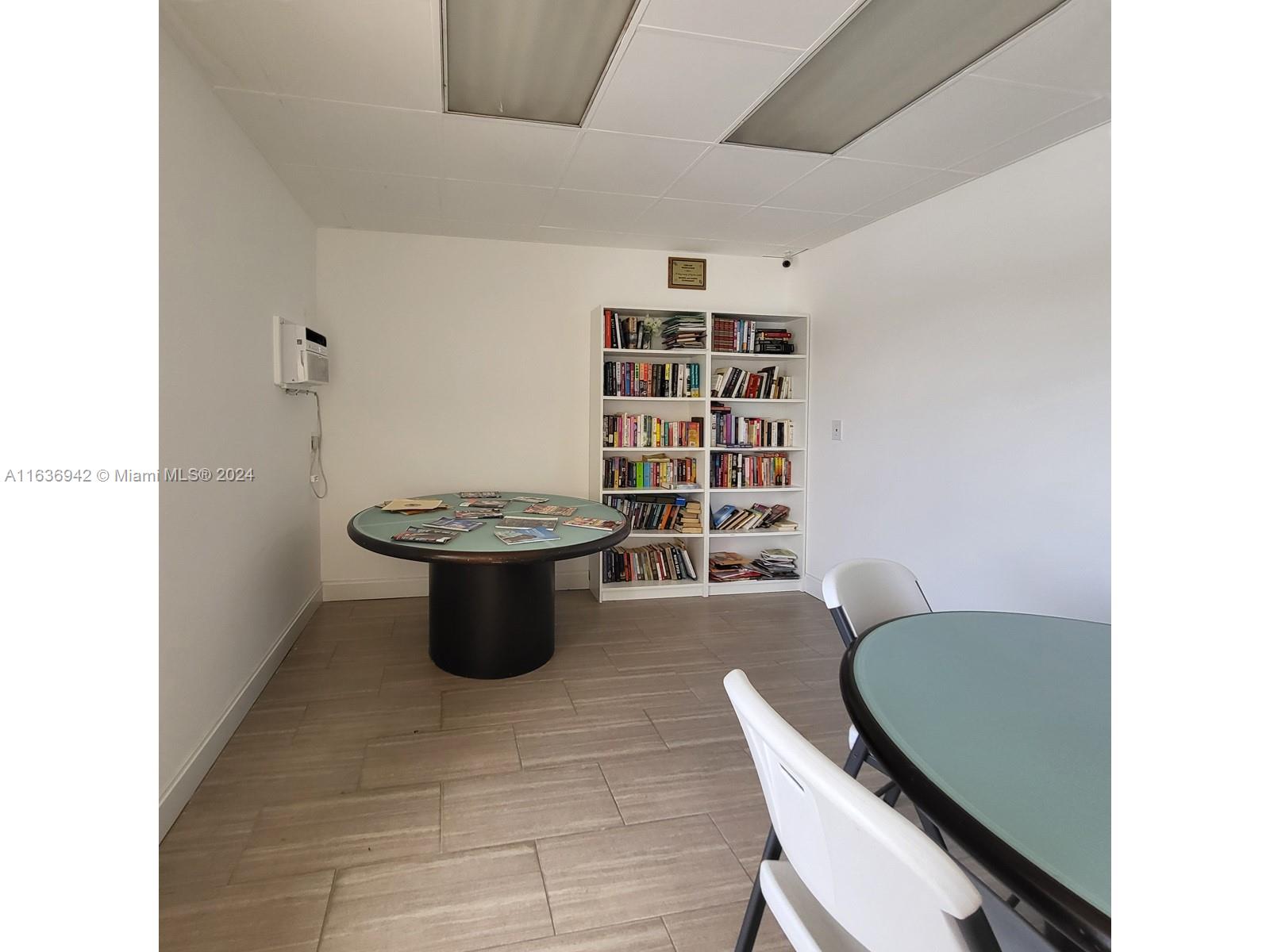 IMPERIAL TOWERS CONDO - Residential