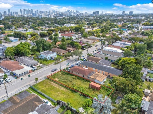 3118 NW 22ND CT, MIAMI, FL 33142 - Image 5a5d51e5c8e7b7ac65c2c4de4e4027a5/147872383