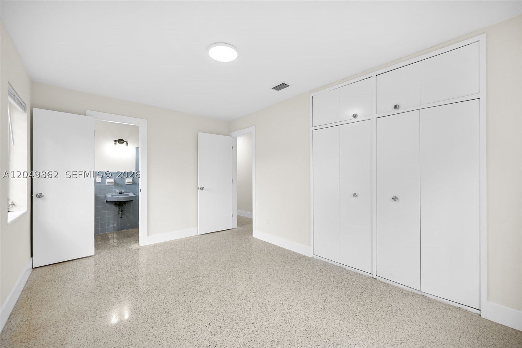 1380 W 60th Ter