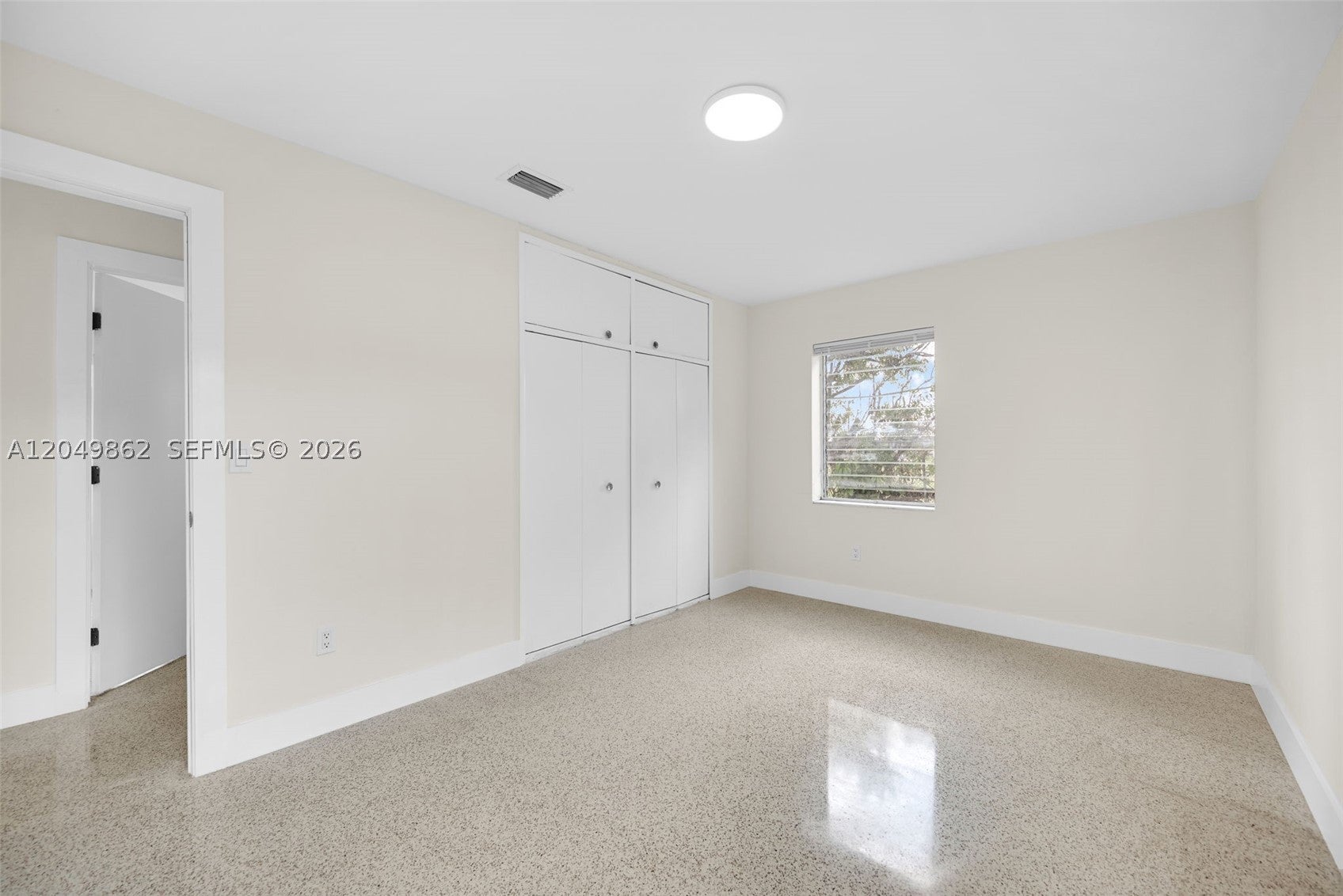 1380 W 60th Ter
