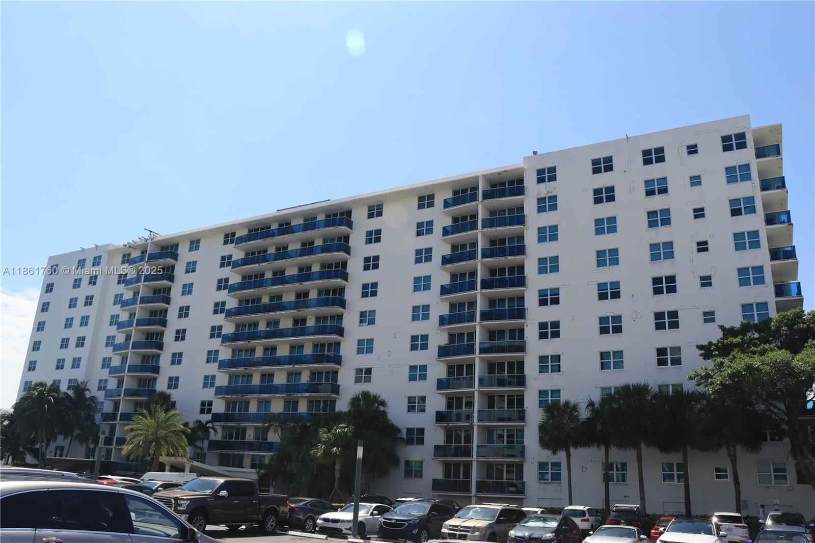 7501 E Treasure Dr 3K