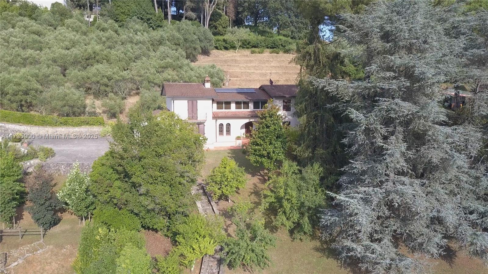 Camaiore Province of Lucca - Residential