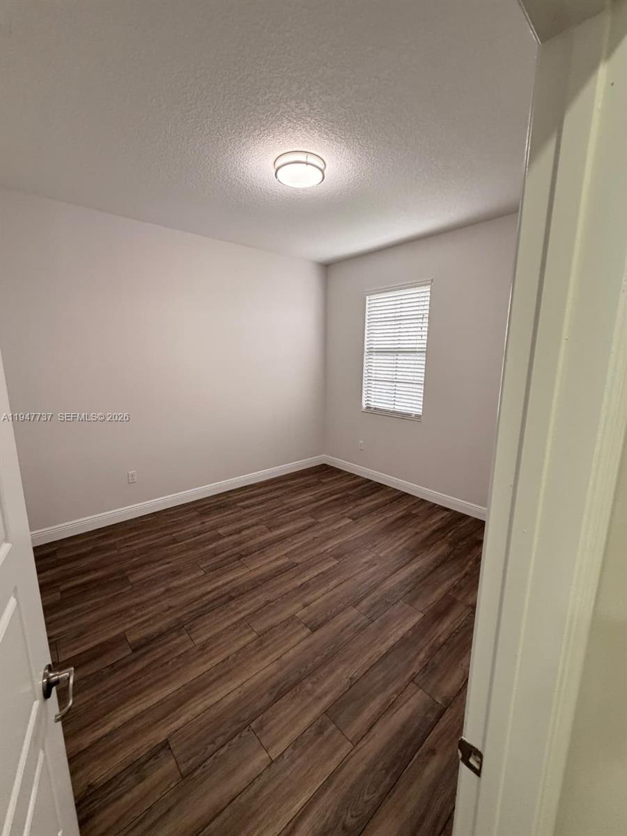 CHAMPION LAKES - Residential