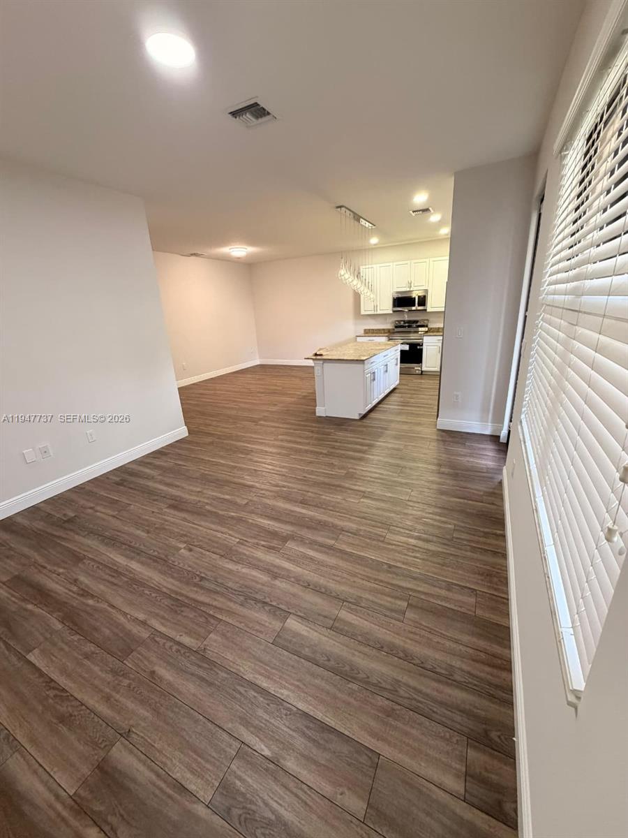 CHAMPION LAKES - Residential