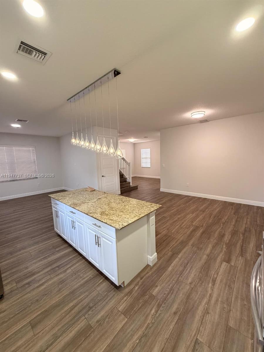 CHAMPION LAKES - Residential