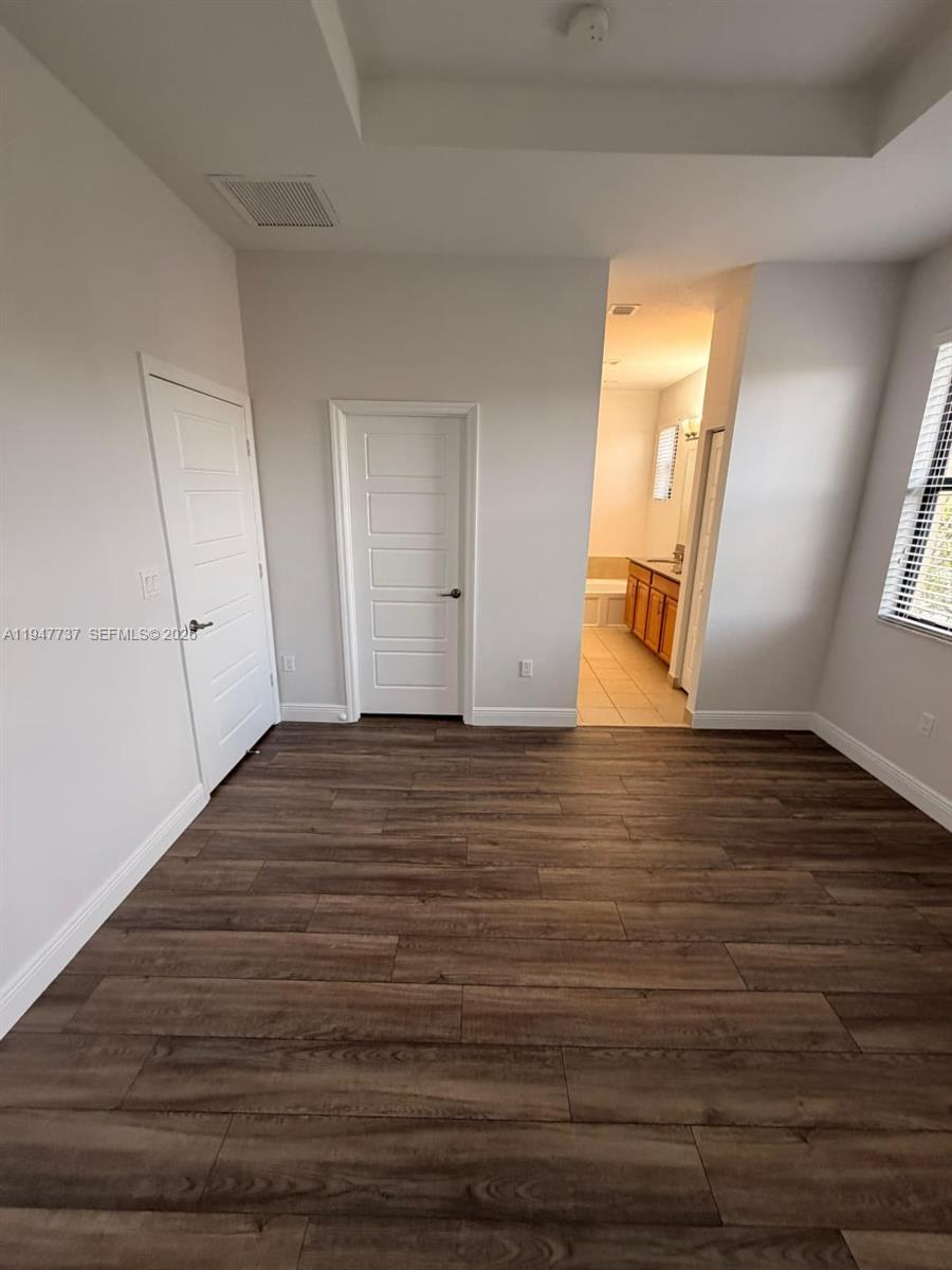 CHAMPION LAKES - Residential