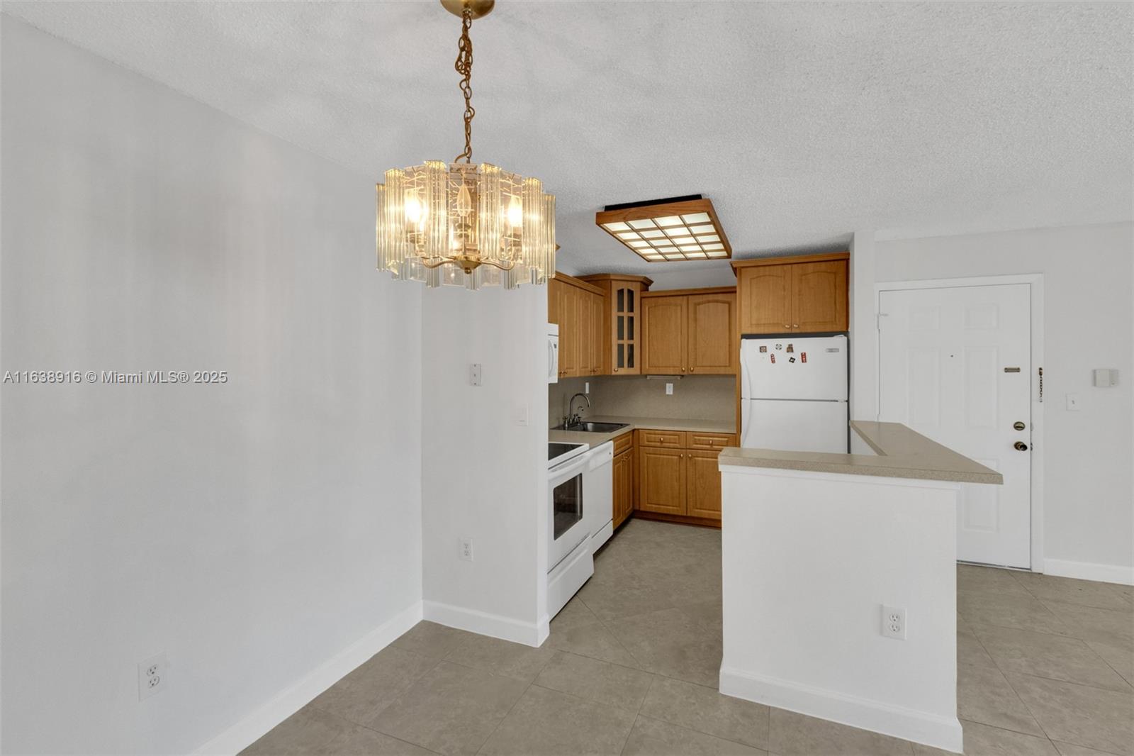 CARMEL LAKES CONDO NO 6 - Residential