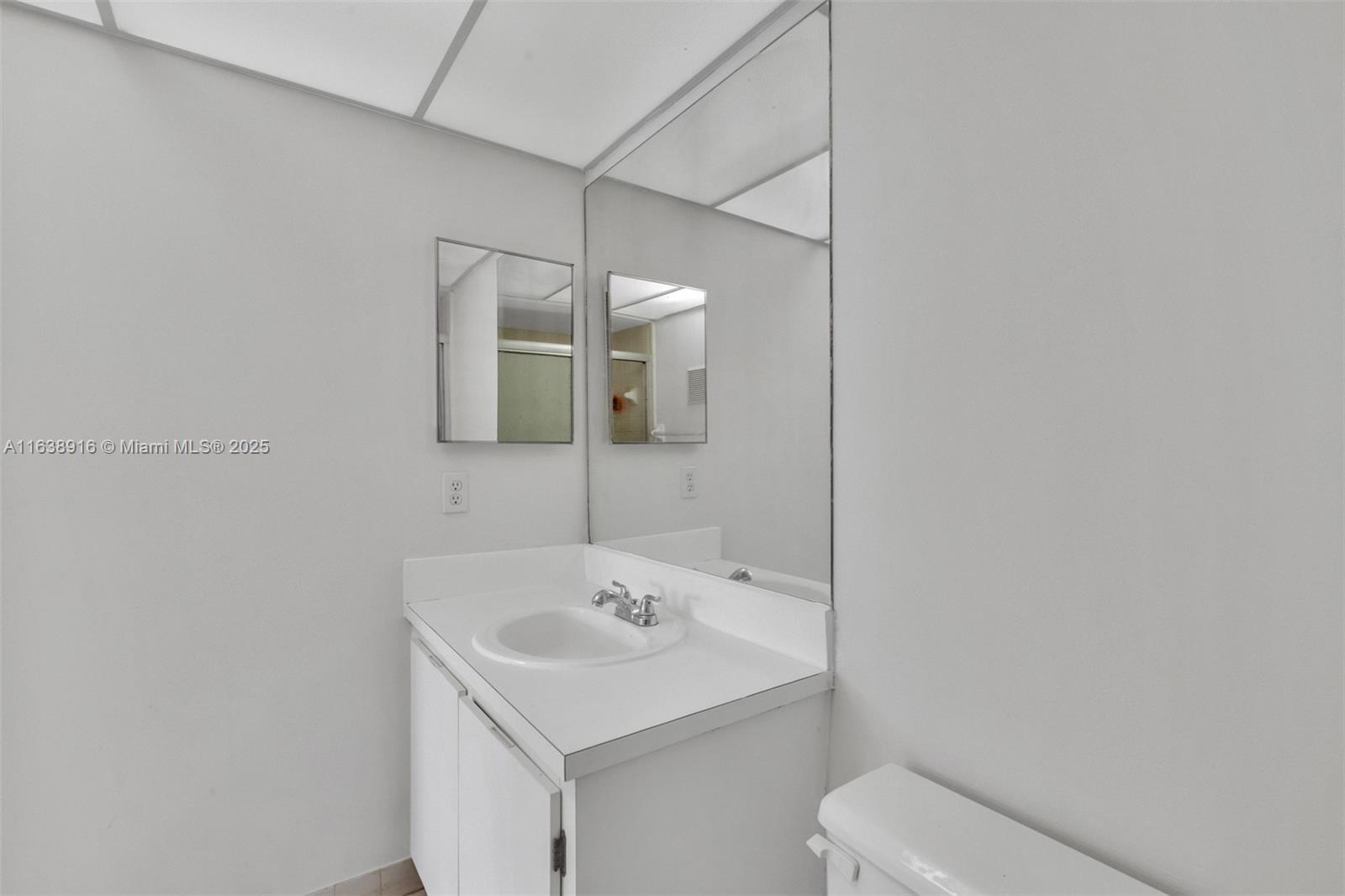 CARMEL LAKES CONDO NO 6 - Residential