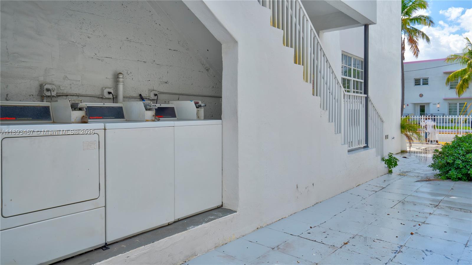ALTOS DEL MAR NO 3 - Residential Lease
