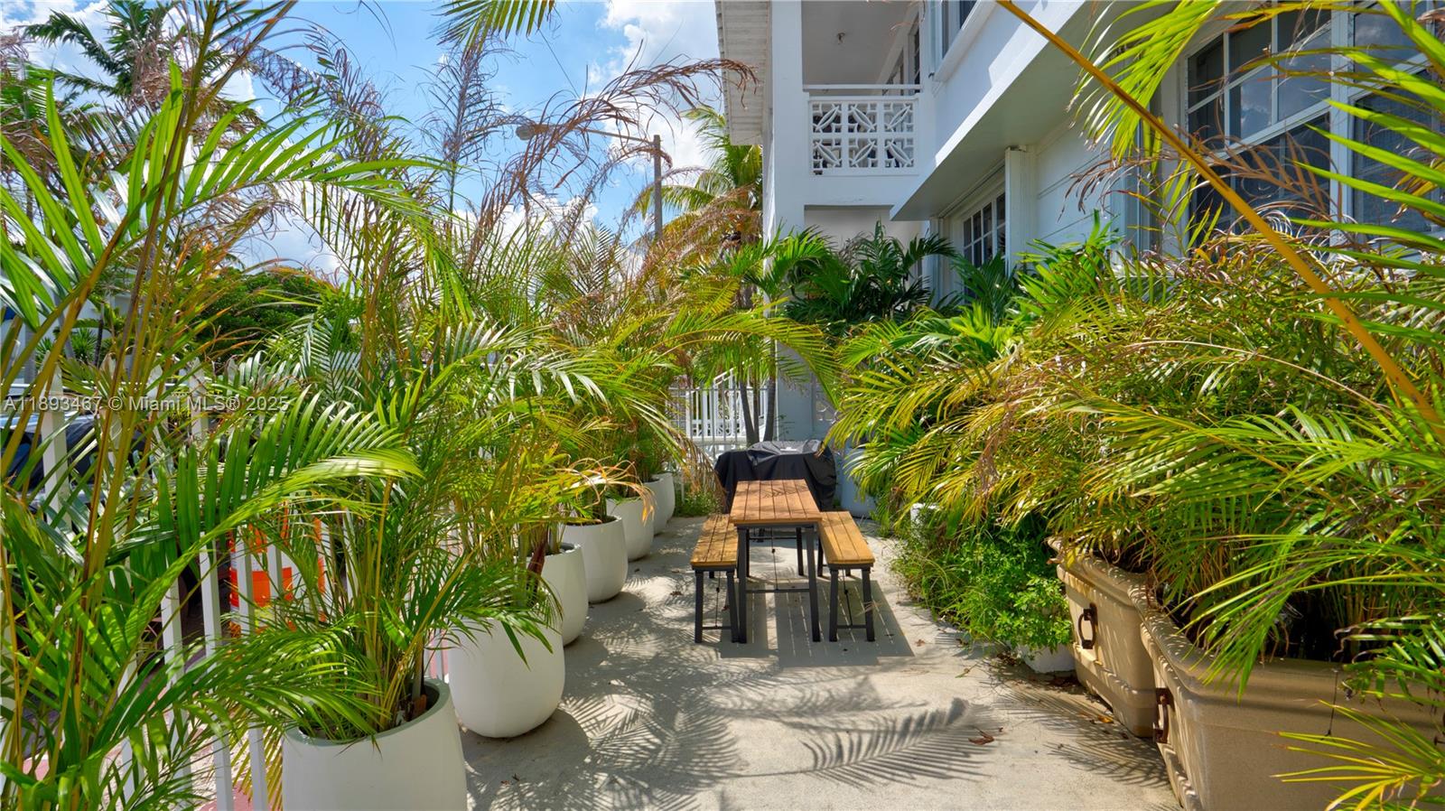 ALTOS DEL MAR NO 3 - Residential Lease