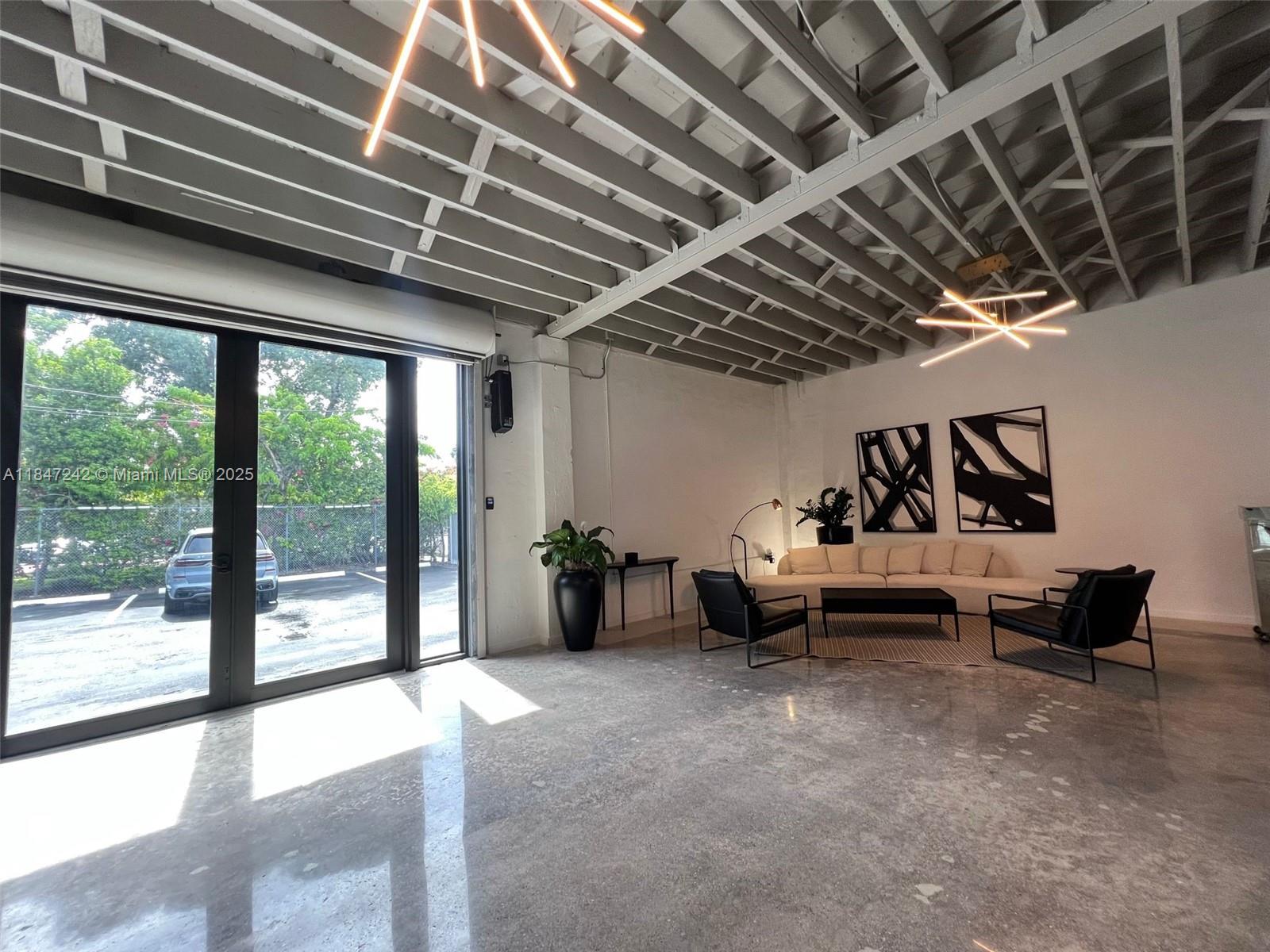 560 NW 29th St 100,200,400