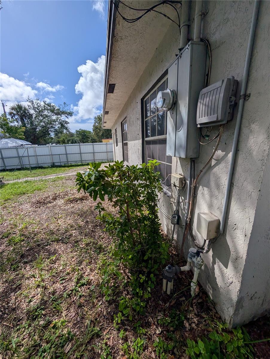 CARVER PARK - Residential Lease