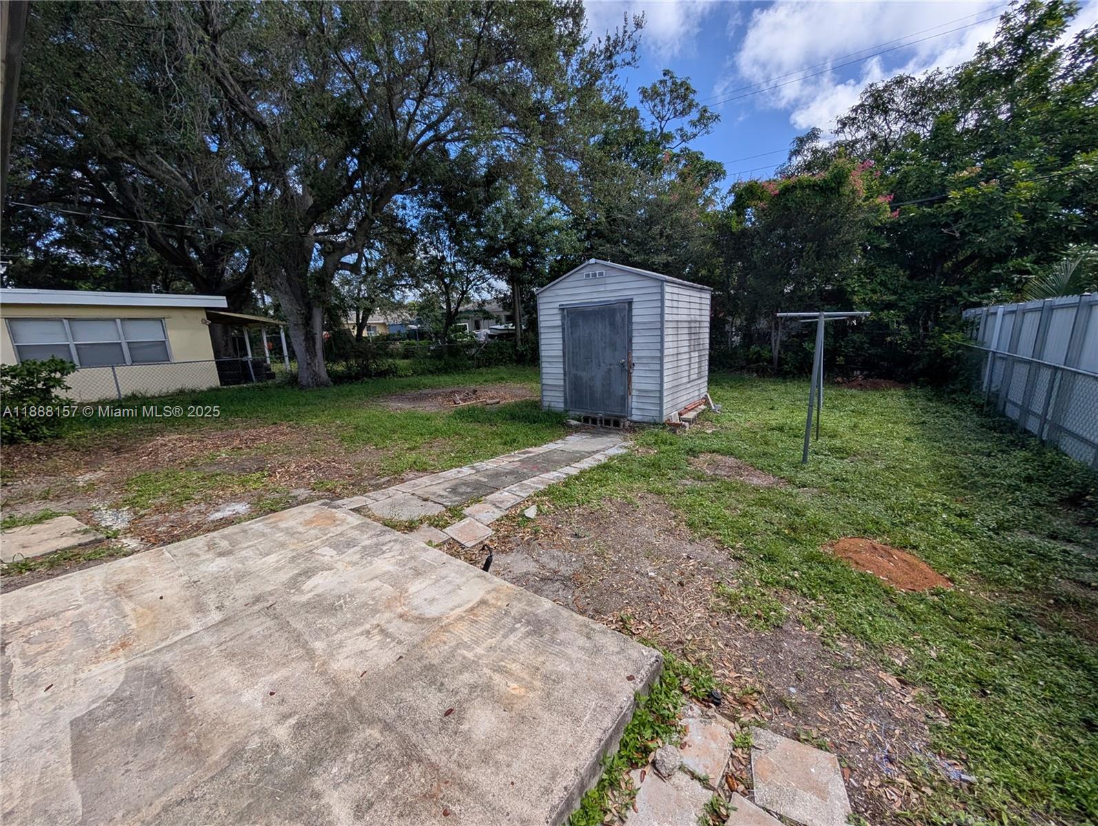 CARVER PARK - Residential Lease