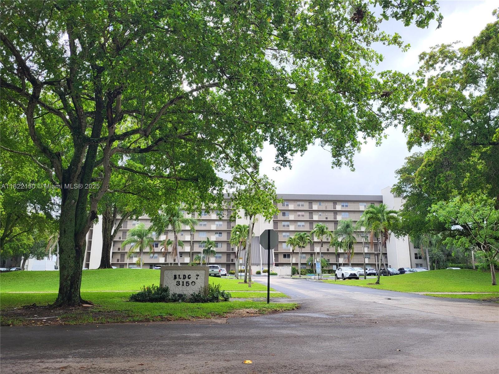 Property for Sale at 3150 W Rolling Hills Cir 310, Davie, Broward County, Florida - Bedrooms: 2 
Bathrooms: 2  - $267,000