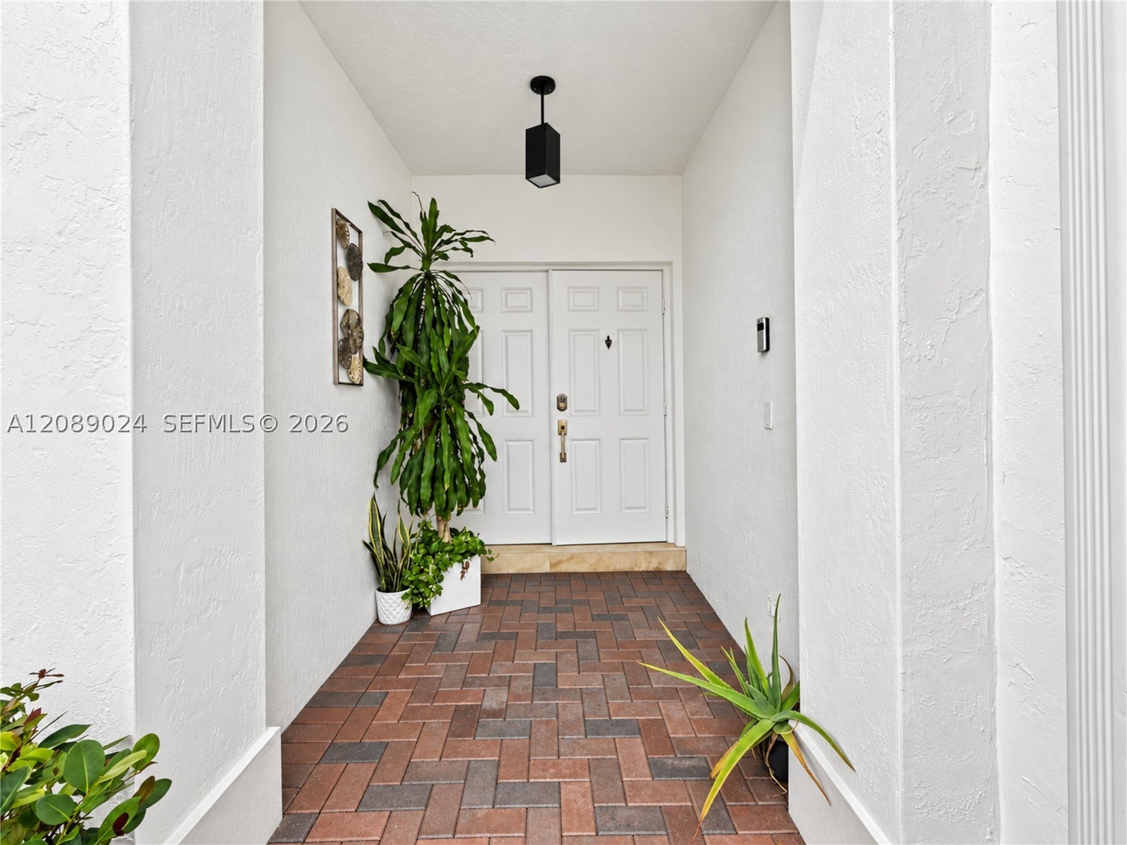11423 NW 69th TER, Doral, FL, 33178/$810,000 2 11423 NW 69th TER